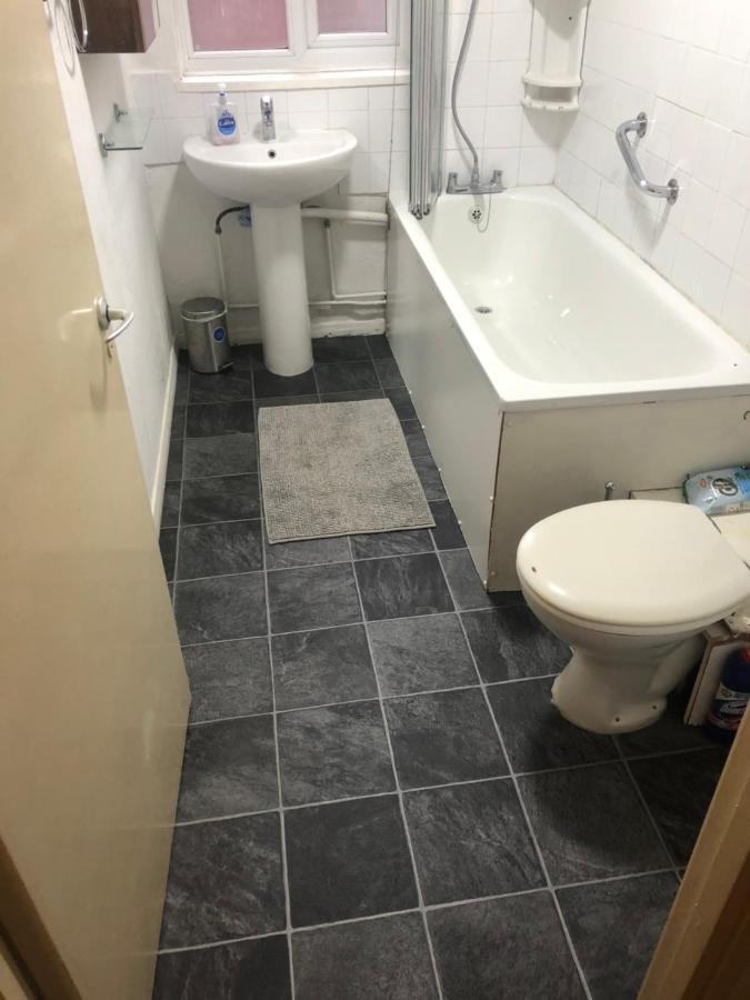 Lovely One Bed Apartment To Rent Лондон Экстерьер фото